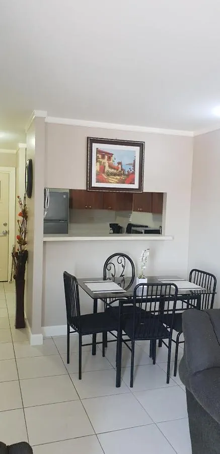 The Strathairn Apartman Kingston 0*,